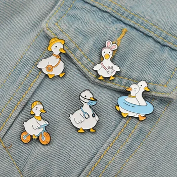 Прекрасна гъска патица емайл щифт животински пазаруване плуване колоездене брошка карикатура дрехи раница ревера значка бижута подарък за дете